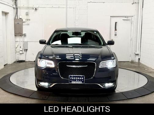2017 Chrysler 300 Limited