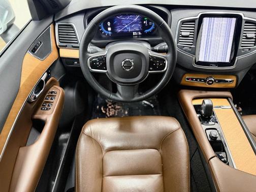2023 Volvo XC90 Recharge Plug-In Hybrid T8 Core Bright Theme
