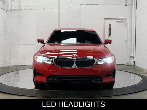 2019 BMW 330 i