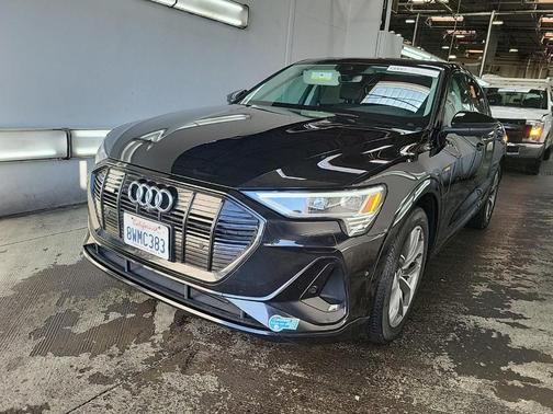 2021 Audi e-tron Premium Plus