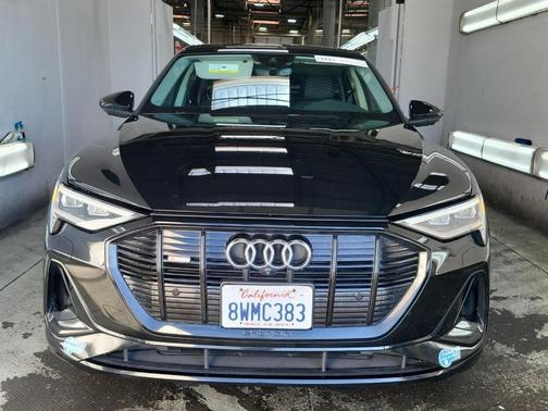 2021 Audi e-tron Premium Plus