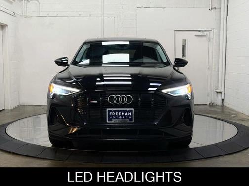 2021 Audi e-tron Premium