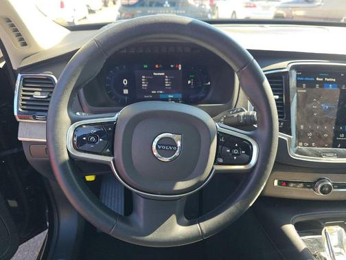 2023 Volvo XC90 Recharge Plug-In Hybrid T8 Ultimate 6-Seater