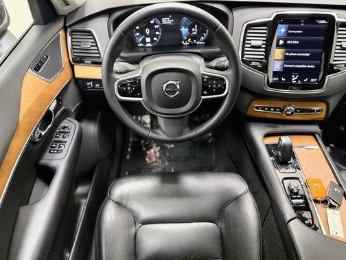 2021 Volvo XC90 Recharge Plug-In Hybrid T8 Inscription Expression 6 Passenger