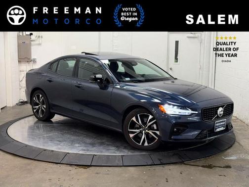 2024 Volvo S60 B5 Plus Dark Theme
