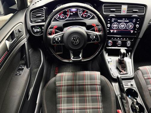 2018 Volkswagen Golf GTI 2.0T SE 4-Door