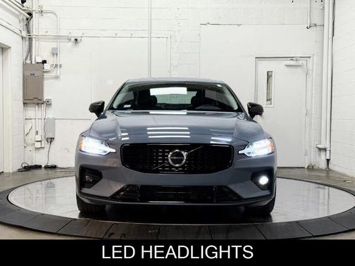 2024 Volvo S60 B5 Core Dark Theme