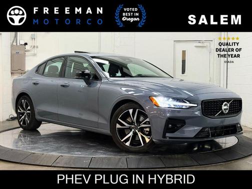 2024 Volvo S60 B5 Core Dark Theme