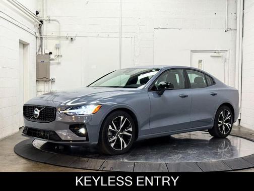 2024 Volvo S60 B5 Core Dark Theme