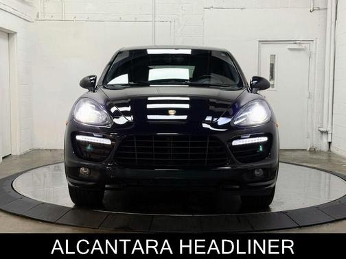 2013 Porsche Cayenne GTS