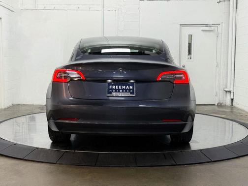 2022 Tesla Model 3 Base