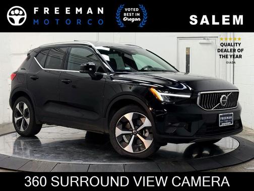 2024 Volvo XC40 B5 Plus Bright Theme