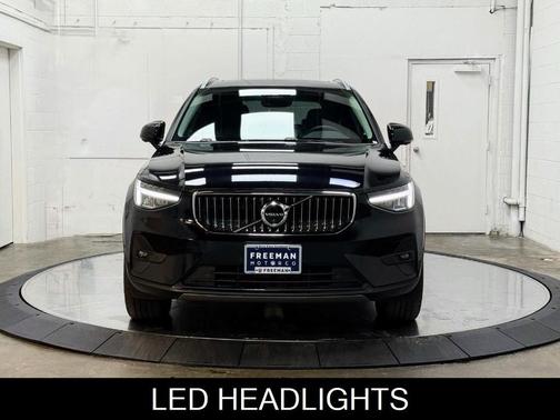 2024 Volvo XC40 B5 Plus Bright Theme