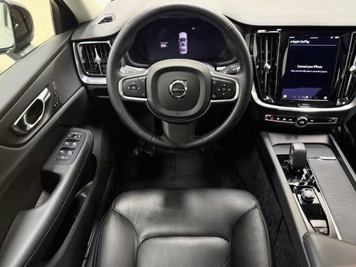 2024 Volvo S60 B5 Core Dark Theme