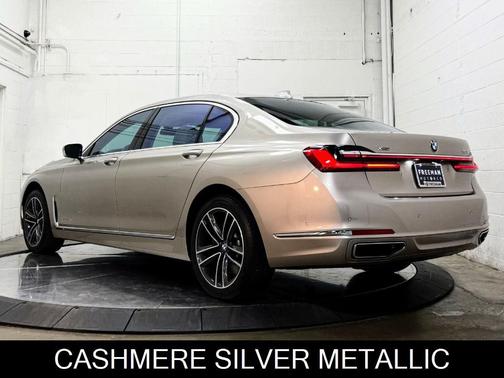 2021 BMW 750 i xDrive