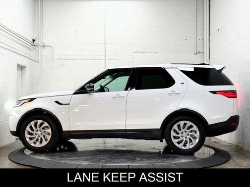 2024 Land Rover Discovery P300 S