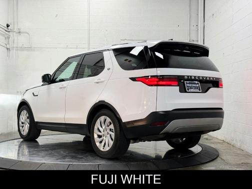 2024 Land Rover Discovery P300 S