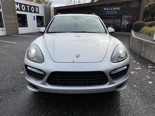 2014 Porsche Cayenne GTS