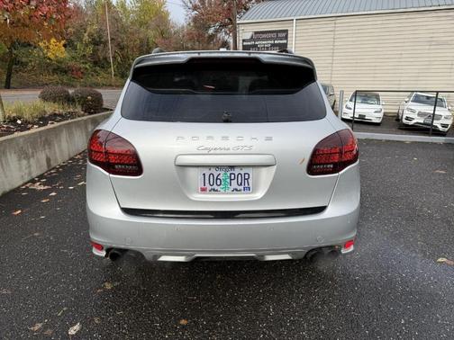 2014 Porsche Cayenne GTS