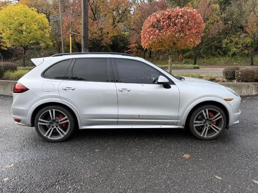 2014 Porsche Cayenne GTS