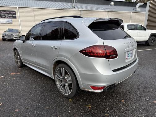 2014 Porsche Cayenne GTS