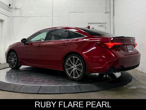 2019 Toyota Avalon XLE Touring