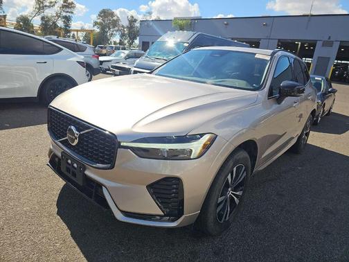 2025 Volvo XC60 B5 Core