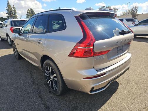 2025 Volvo XC60 B5 Core