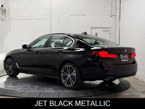 2022 BMW 530e 530e