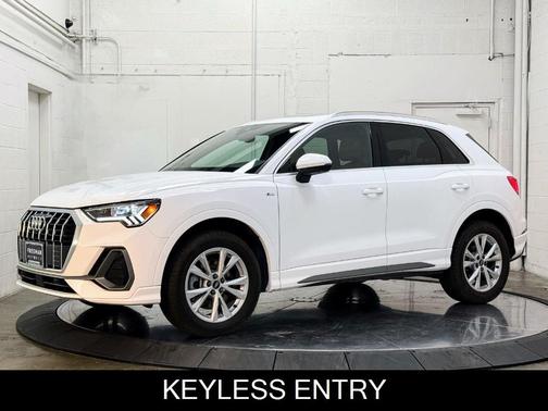 2022 Audi Q3 45 S line Premium