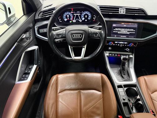 2022 Audi Q3 45 S line Premium