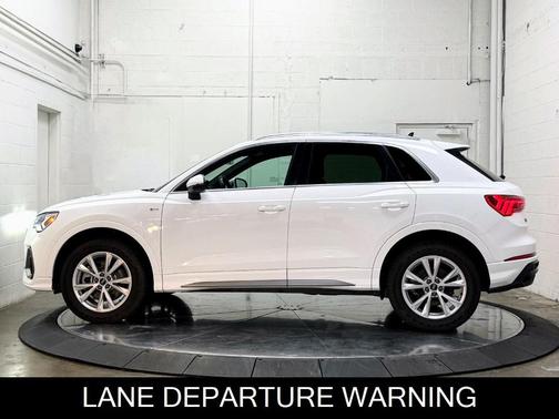 2022 Audi Q3 45 S line Premium