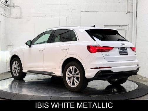 2022 Audi Q3 45 S line Premium