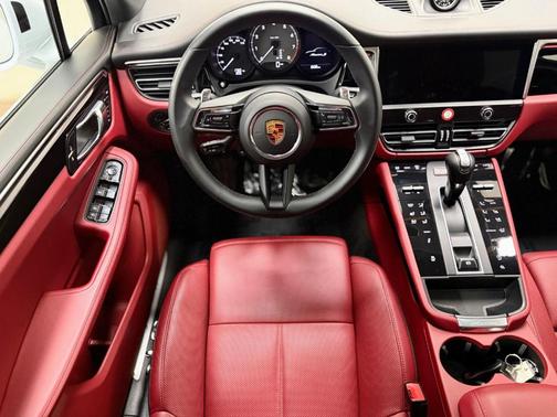 2022 Porsche Macan S