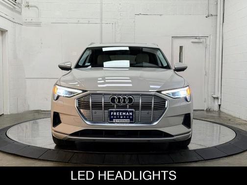 2019 Audi e-tron quattro Premium Plus