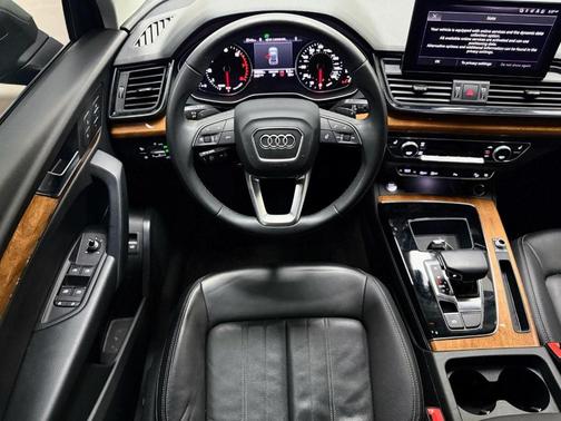 2023 Audi Q5 45 S line quattro Premium