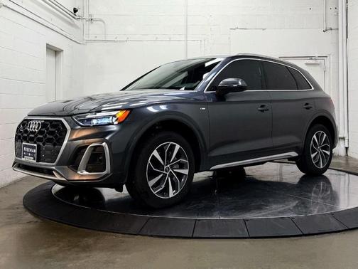 2023 Audi Q5 45 S line quattro Premium