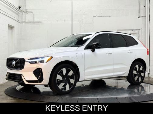 2024 Volvo XC60 Recharge Plug-In Hybrid T8 Plus Dark Theme