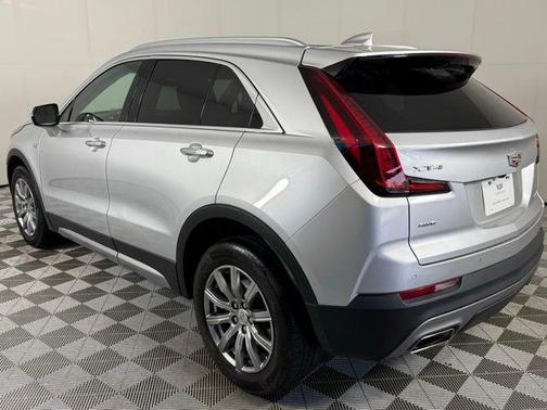 2022 Cadillac XT4 Premium Luxury