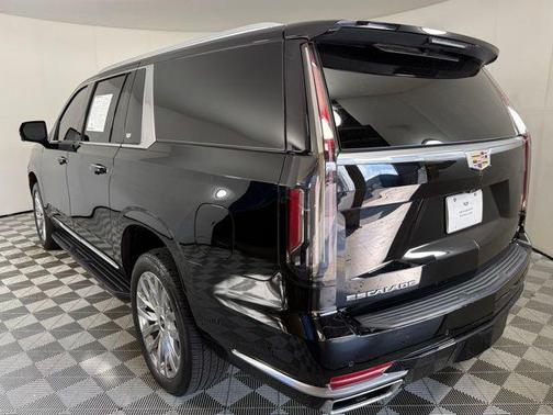2022 Cadillac Escalade ESV Premium Luxury