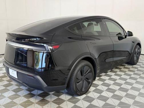 2026 Tesla Model Y Long Range Dual Motor All-Wheel Drive