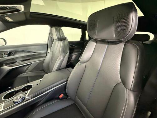 2024 Cadillac LYRIQ Luxury w/1SE