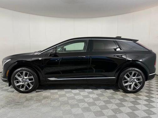 2025 Cadillac OPTIQ Luxury 1 AWD