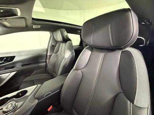 2025 Cadillac OPTIQ Luxury 1 AWD