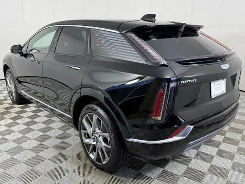 2025 Cadillac OPTIQ Luxury 1 AWD