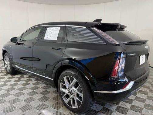 2025 Cadillac OPTIQ Luxury 1 AWD