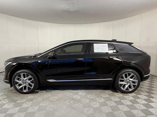 2025 Cadillac OPTIQ Luxury 1 AWD