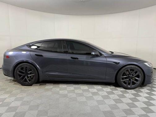 2022 Tesla Model S Base