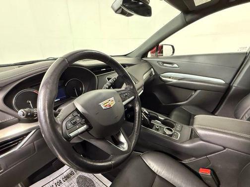 2023 Cadillac XT4 Premium Luxury