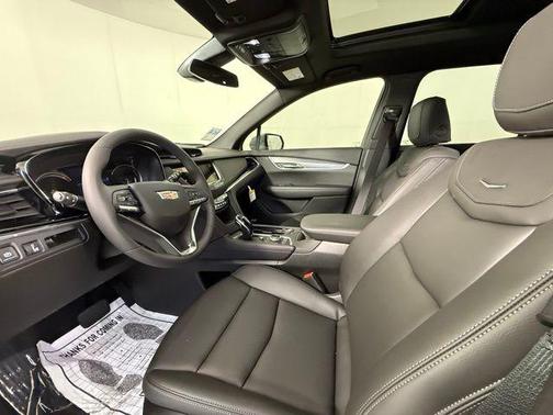 2025 Cadillac XT6 Luxury FWD